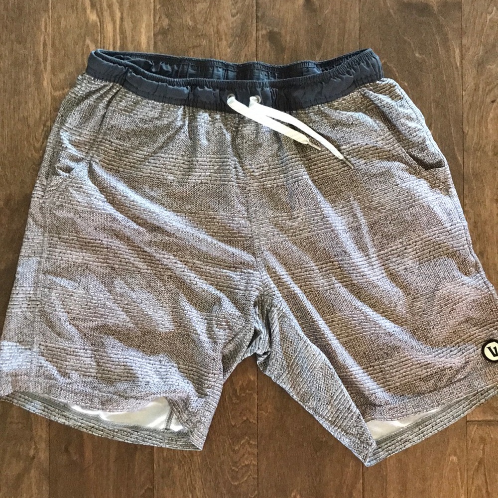 Vuori Kore shorts size L.